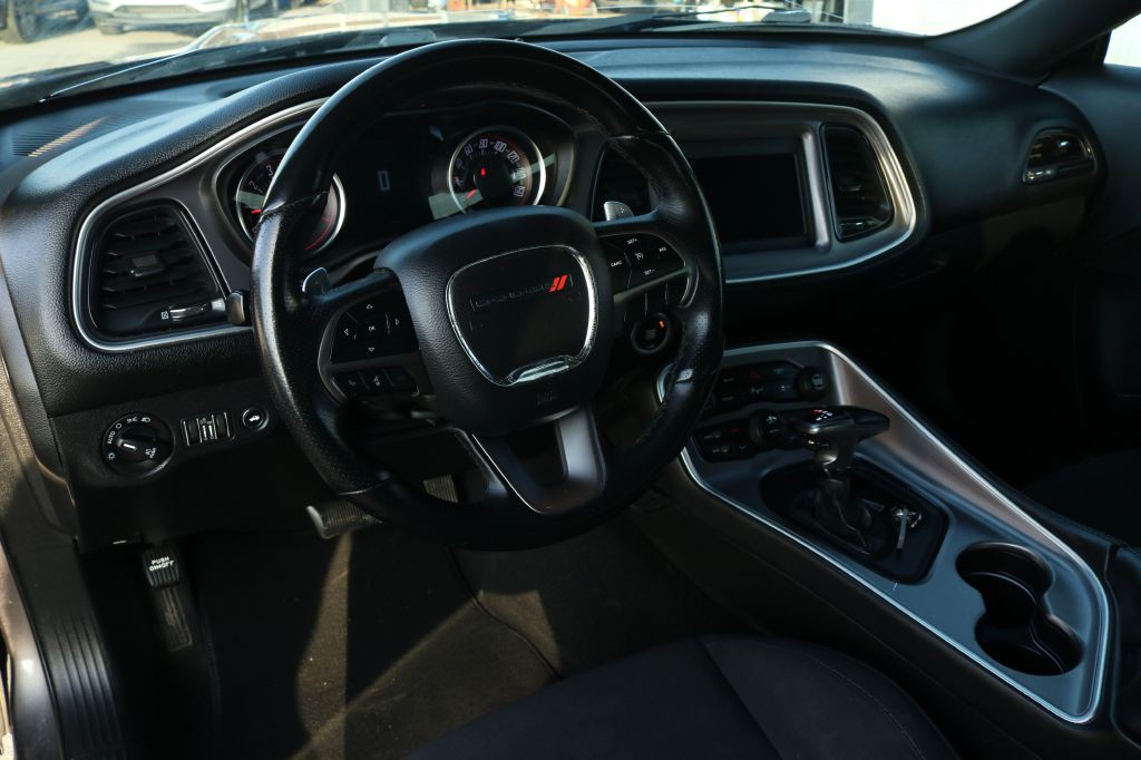 2019 Dodge Challenger Image 6