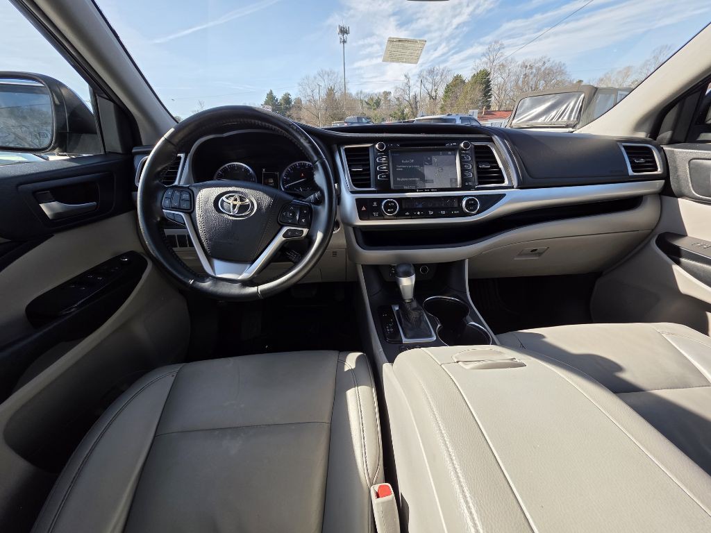 2019 Toyota Highlander Image 6