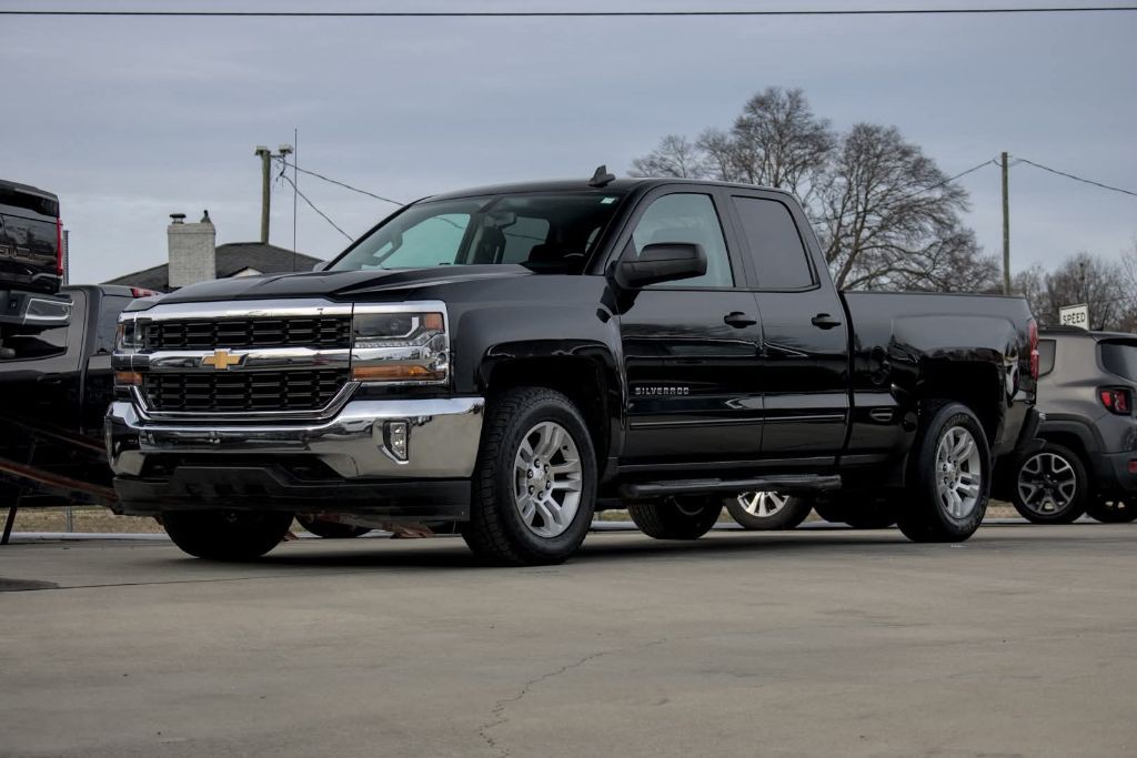 2018 Chevrolet Silverado 1500 Image 1
