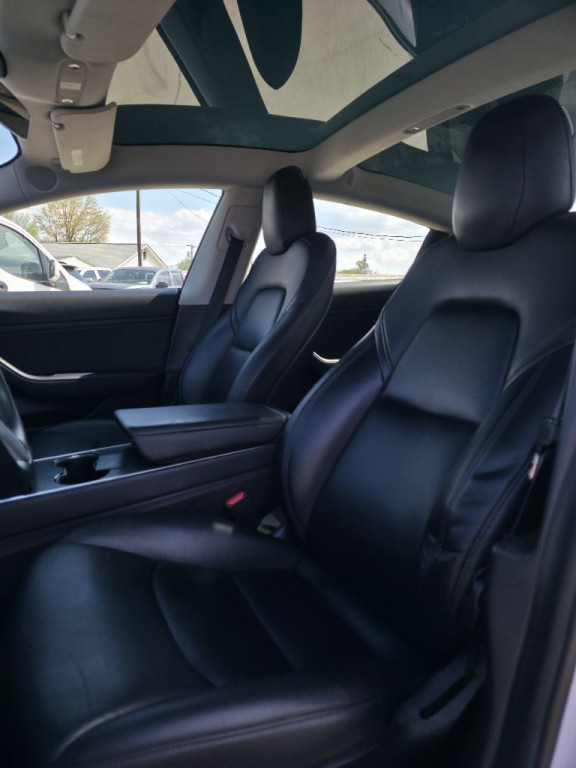 2019 Tesla Model 3 Image 8