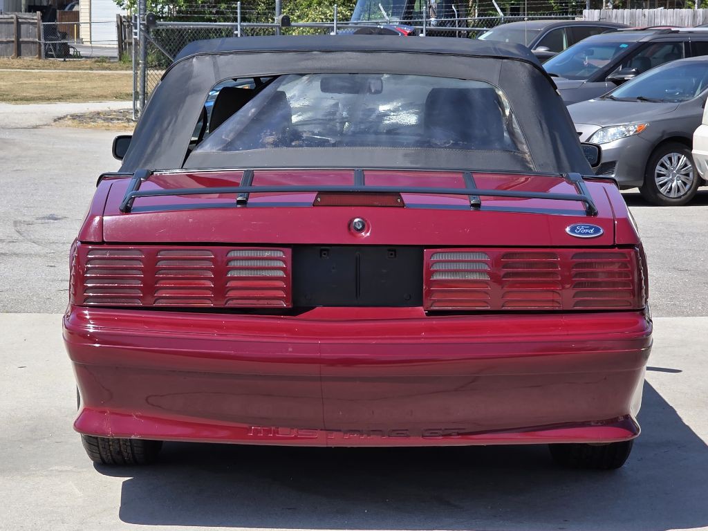 1988 Ford Mustang Image 3