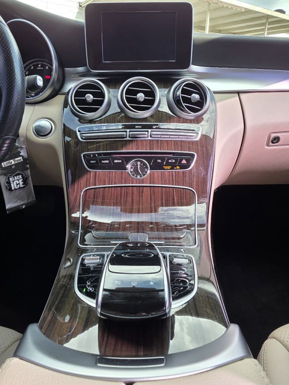 2016 Mercedes-Benz C-Class Image 8