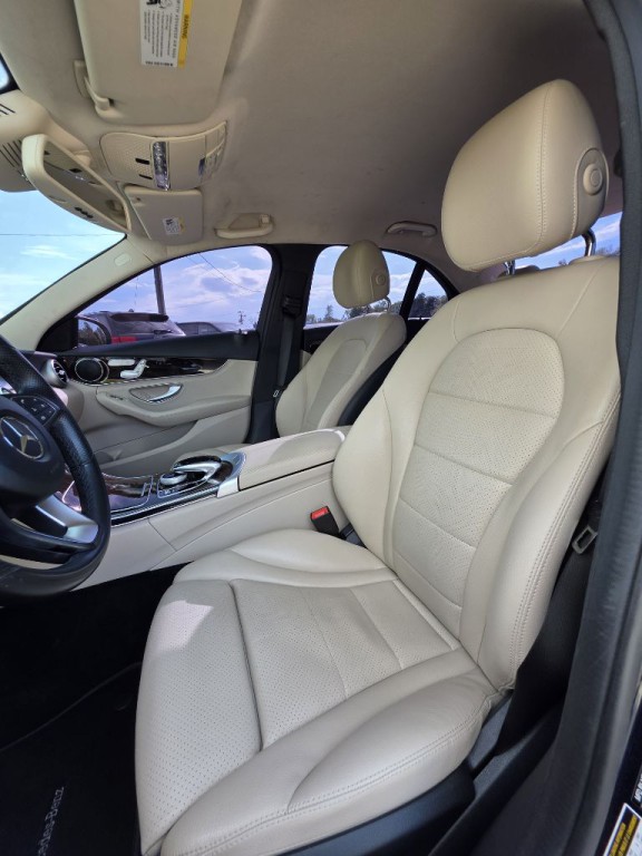 2016 Mercedes-Benz C-Class Image 9