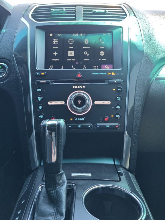 2017 Ford Explorer Image 8