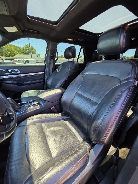 2017 Ford Explorer Image 9