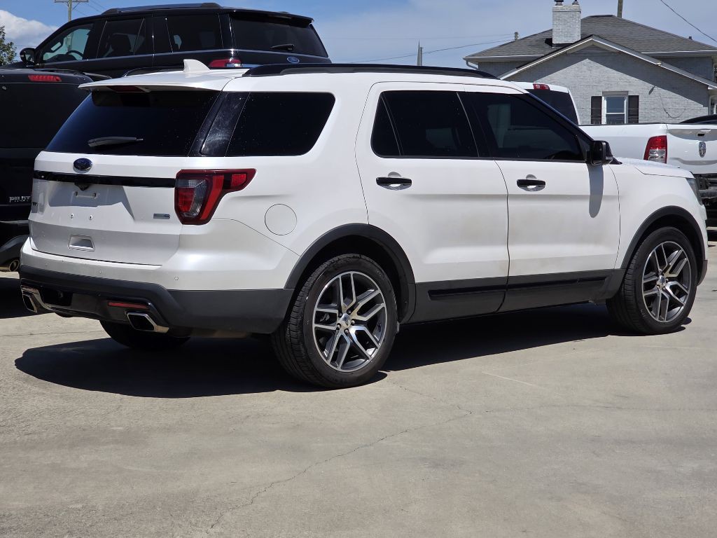 2017 Ford Explorer Image 3