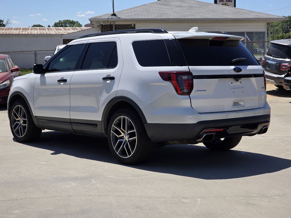 2017 Ford Explorer Image 5