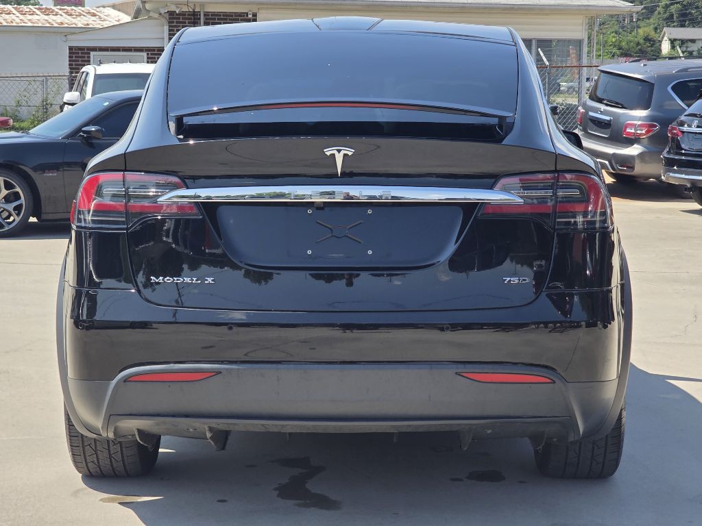 2016 Tesla Model X Image 4
