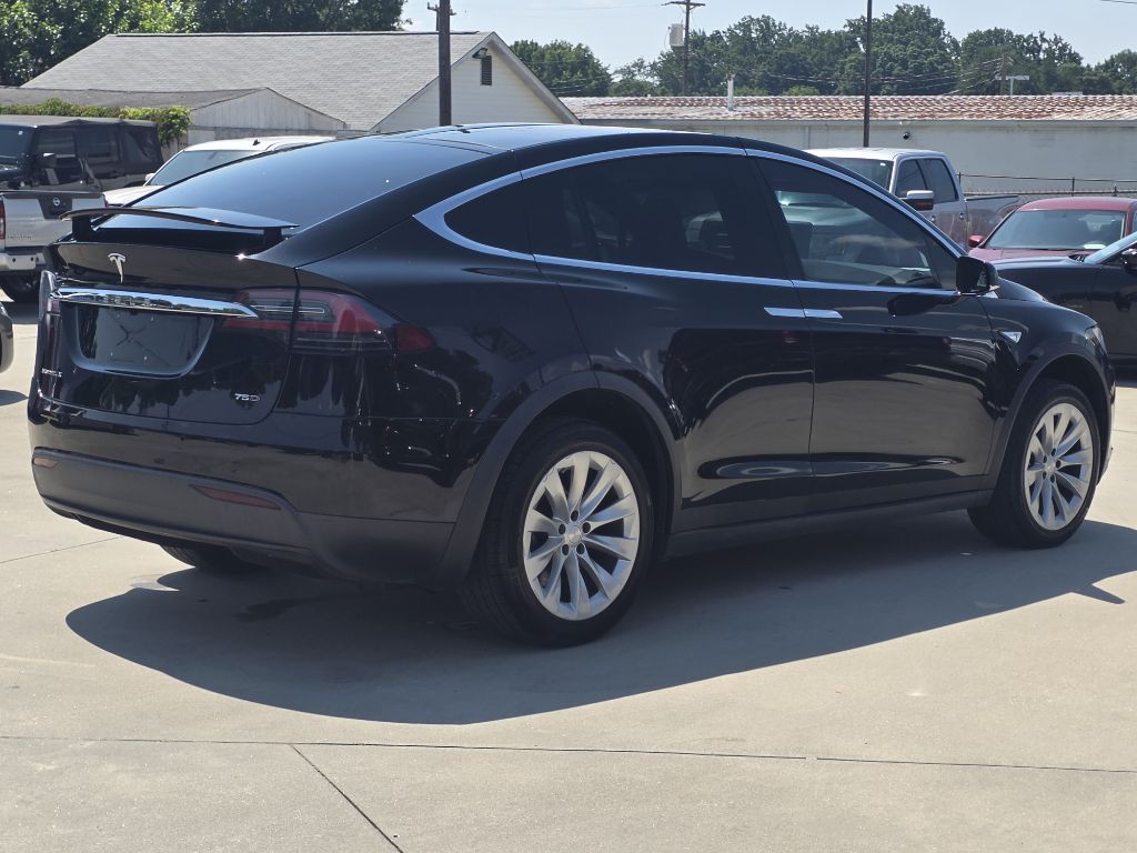 2016 Tesla Model X Image 5