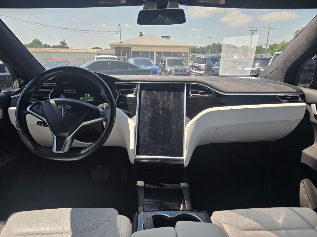 2016 Tesla Model X Image 6