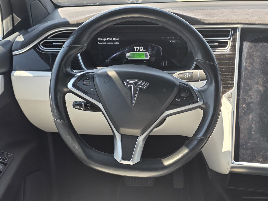 2016 Tesla Model X Image 7