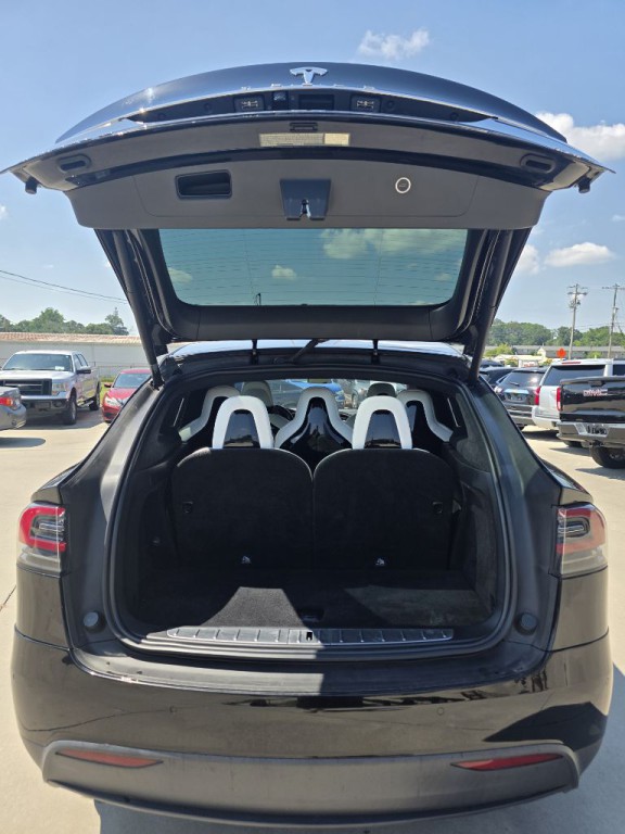 2016 Tesla Model X Image 11