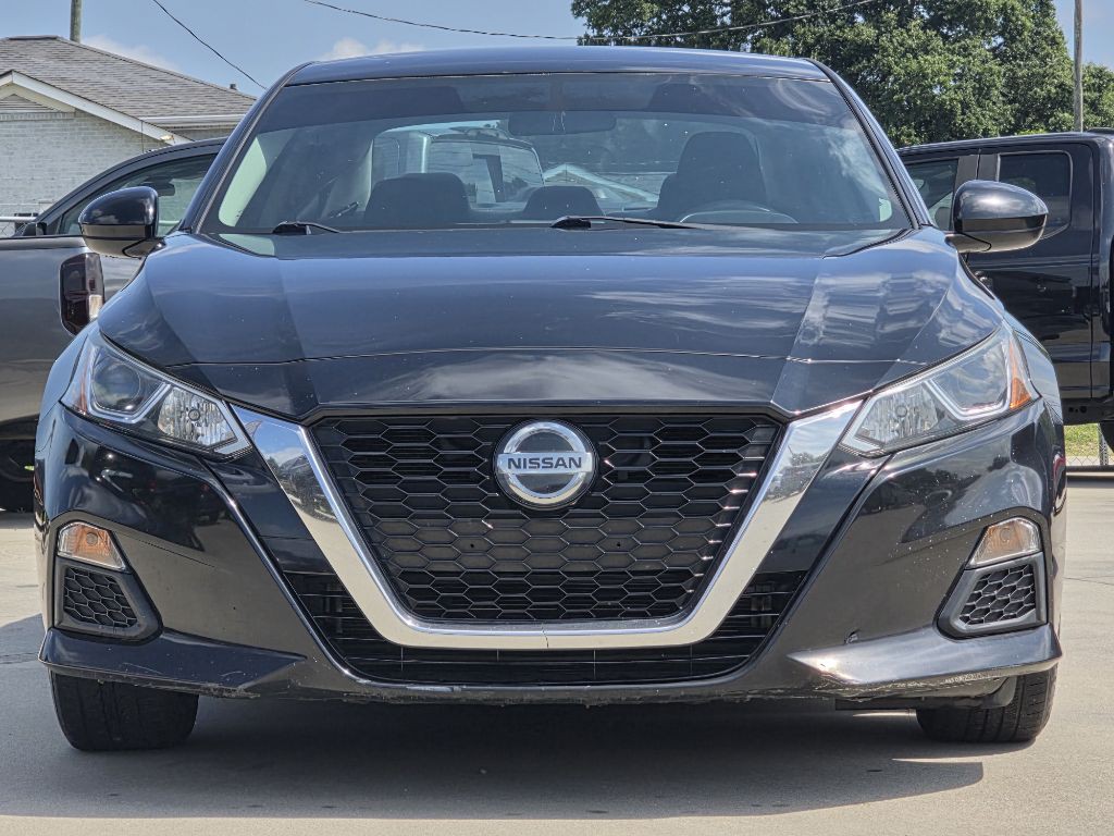 2019 Nissan Altima Image 2