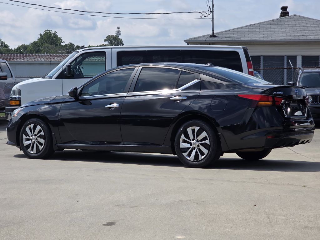 2019 Nissan Altima Image 3