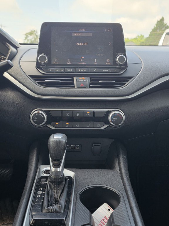 2019 Nissan Altima Image 8