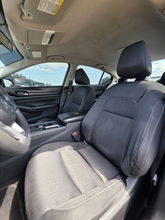 2019 Nissan Altima Image 9