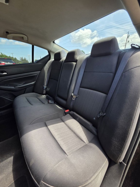 2019 Nissan Altima Image 10