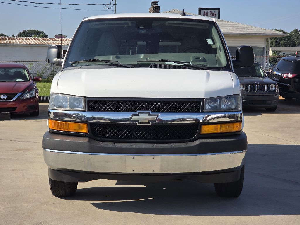 2019 Chevrolet Express Image 2