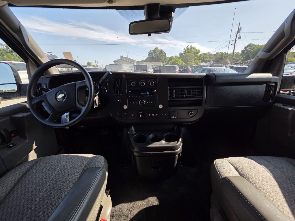 2019 Chevrolet Express Image 5