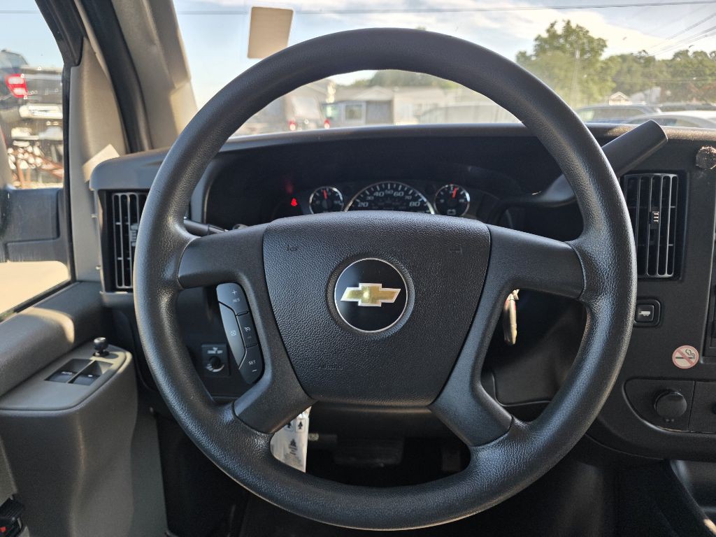 2019 Chevrolet Express Image 7