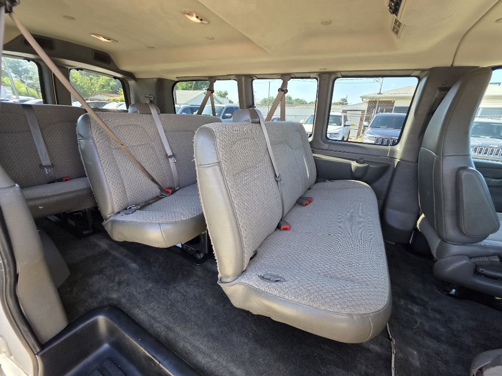 2019 Chevrolet Express Image 12