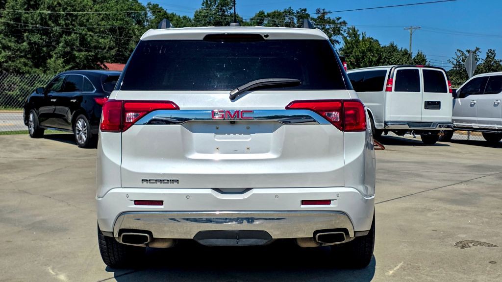 2017 GMC Acadia Image 4