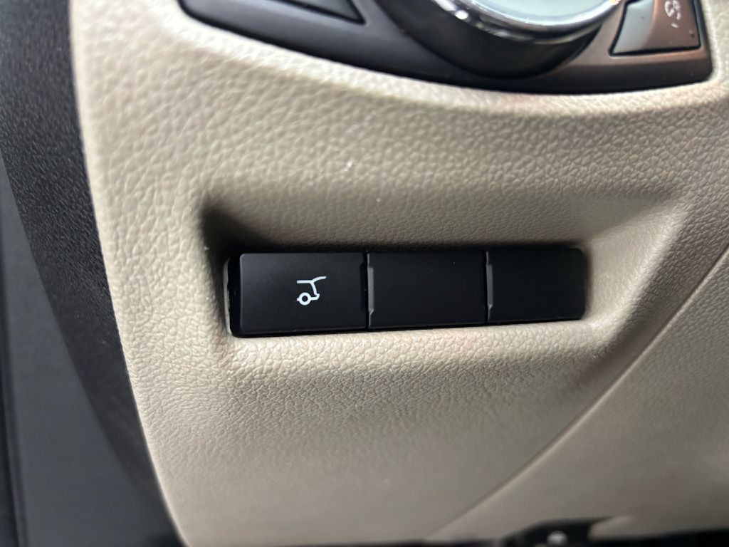 2018 Ford Explorer Image 16