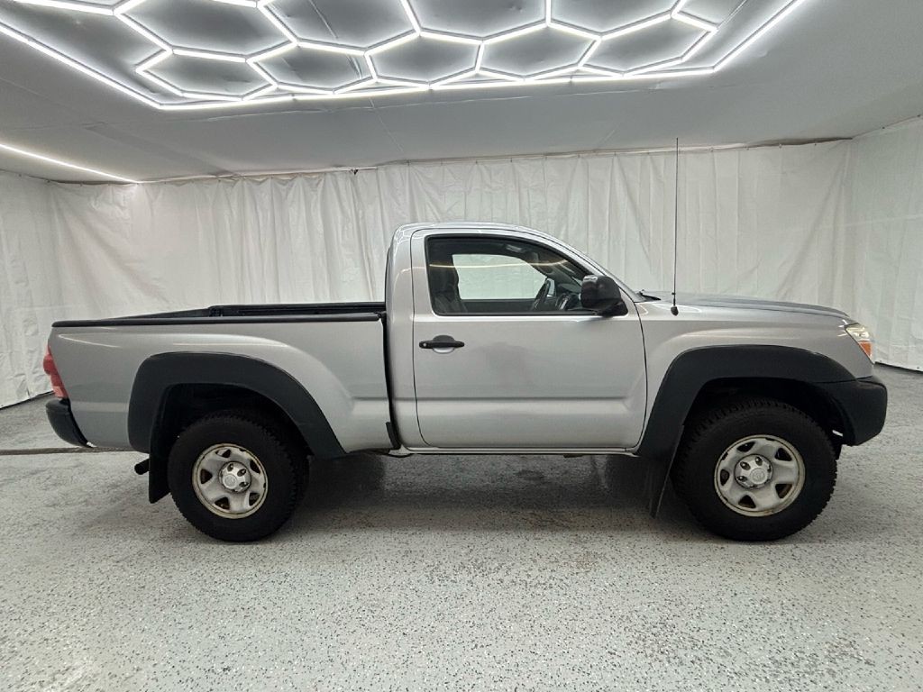 2014 Toyota Tacoma Image 2