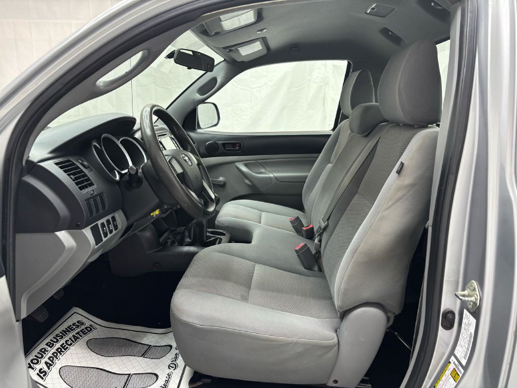 2014 Toyota Tacoma Image 9