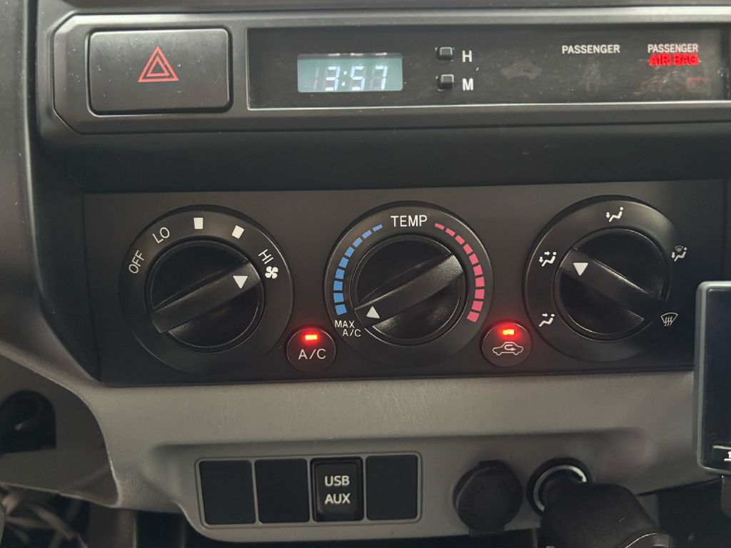 2014 Toyota Tacoma Image 14