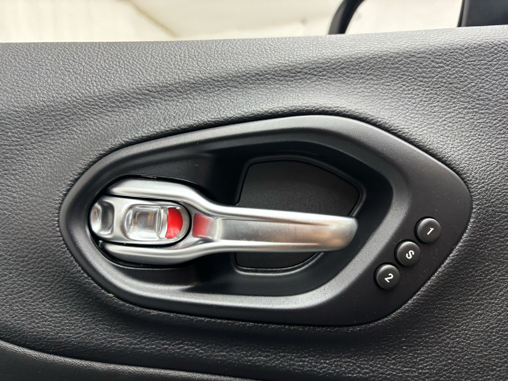 2019 Jeep Cherokee Image 17