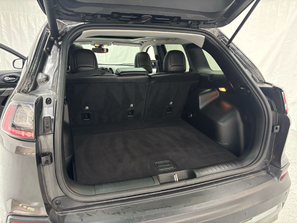 2019 Jeep Cherokee Image 28