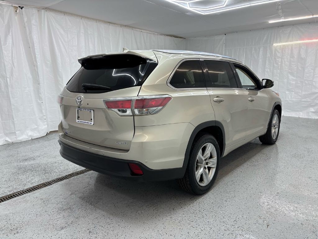 2015 Toyota Highlander Image 3