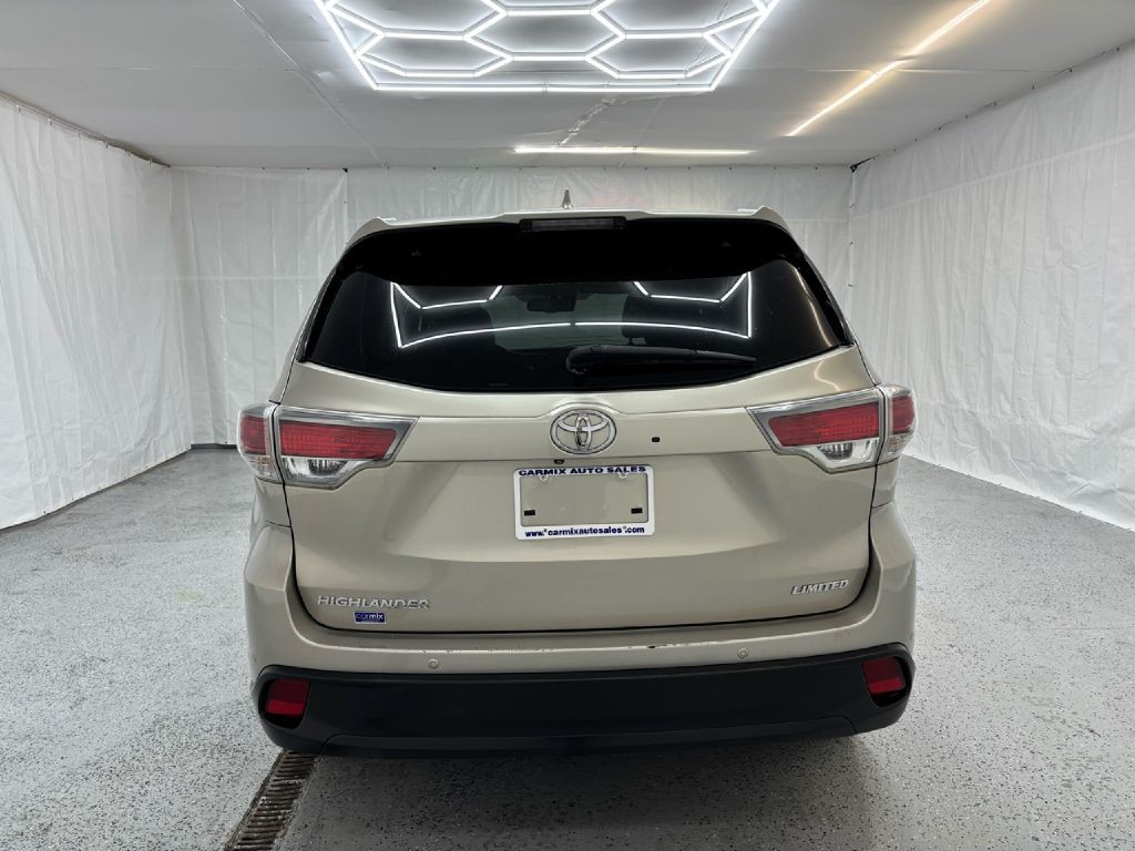 2015 Toyota Highlander Image 4