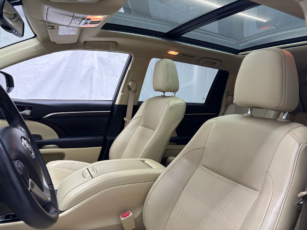 2015 Toyota Highlander Image 11
