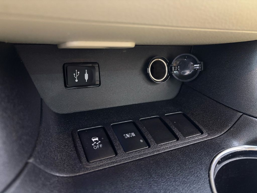 2015 Toyota Highlander Image 26
