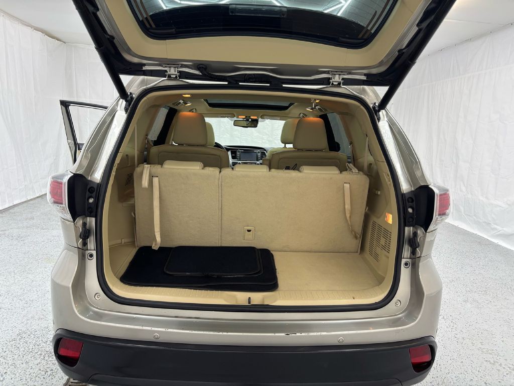 2015 Toyota Highlander Image 36