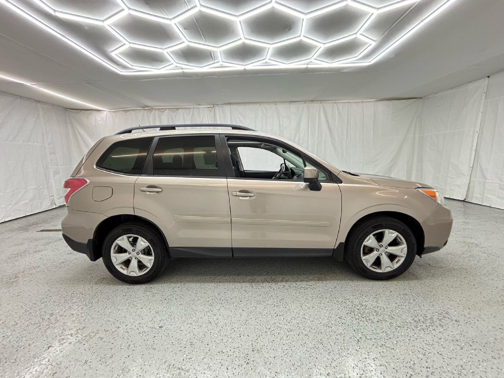 2015 Subaru Forester Image 2