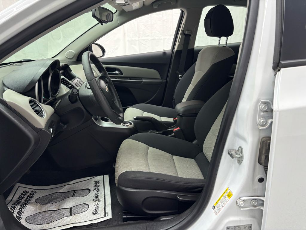 2016 Chevrolet Cruze Image 9