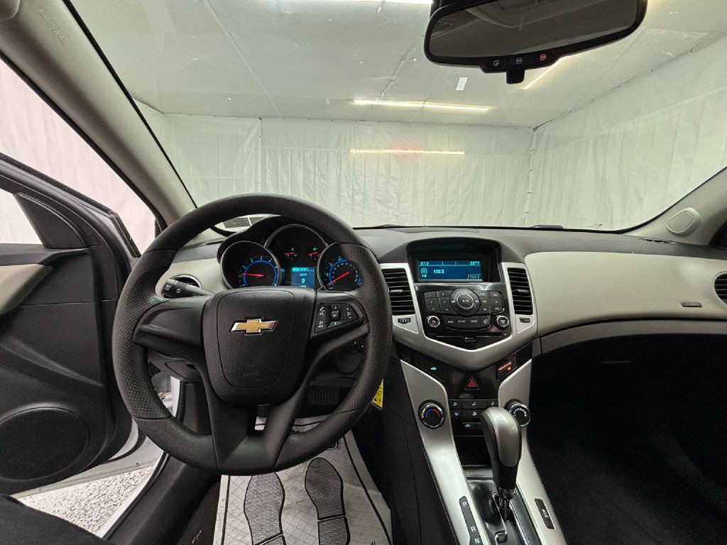 2016 Chevrolet Cruze Image 12