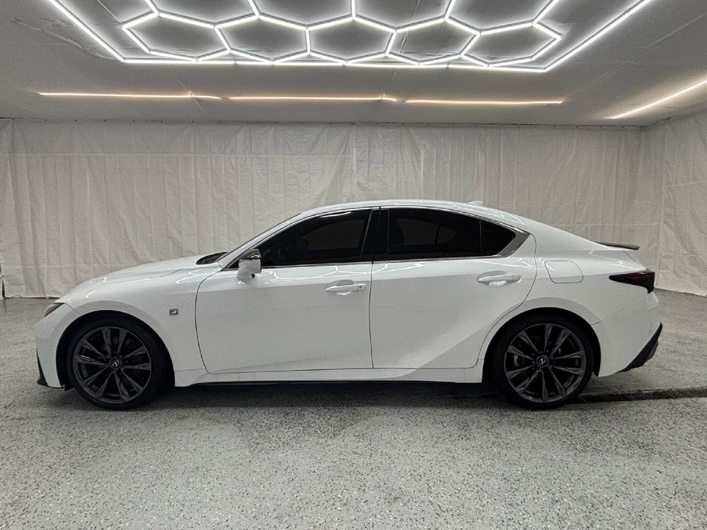 2023 Lexus IS Image 6