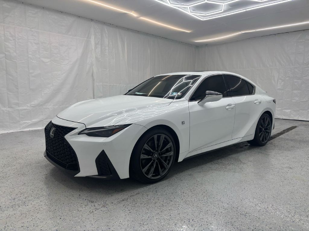 2023 Lexus IS Image 7