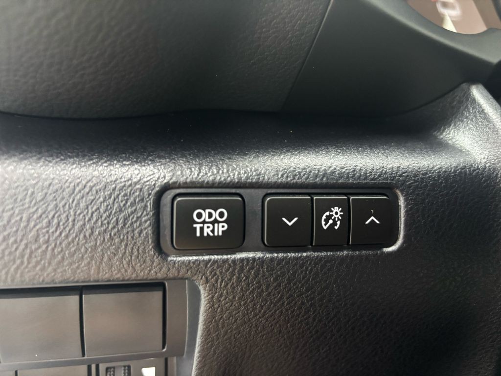 2023 Lexus IS Image 17