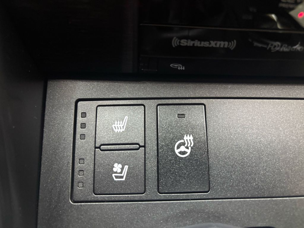 2023 Lexus IS Image 24
