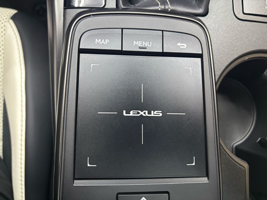 2023 Lexus IS Image 28