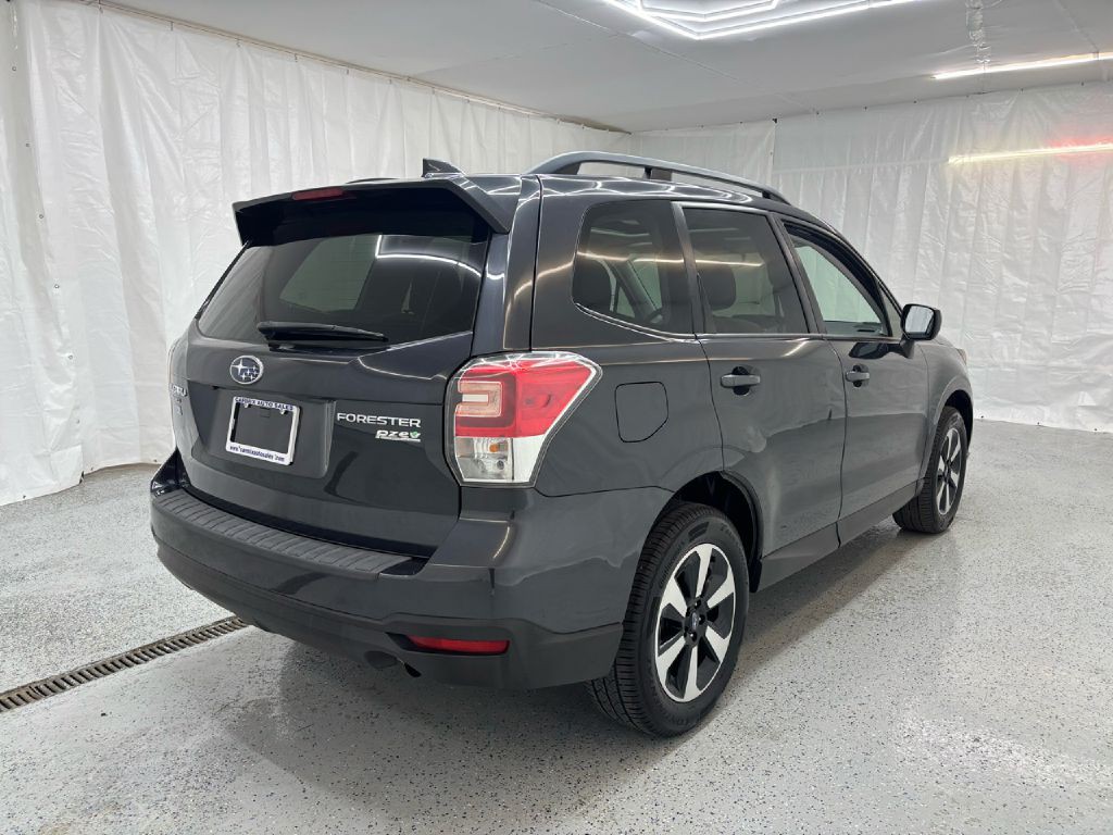 2017 Subaru Forester Image 3