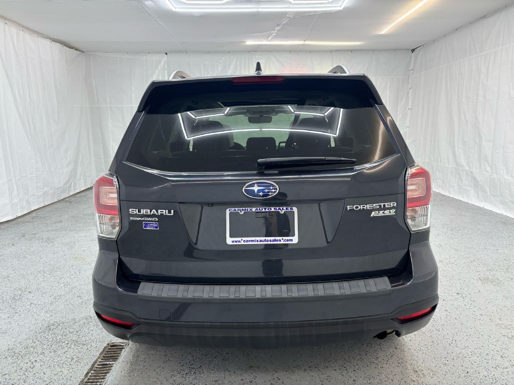 2017 Subaru Forester Image 4