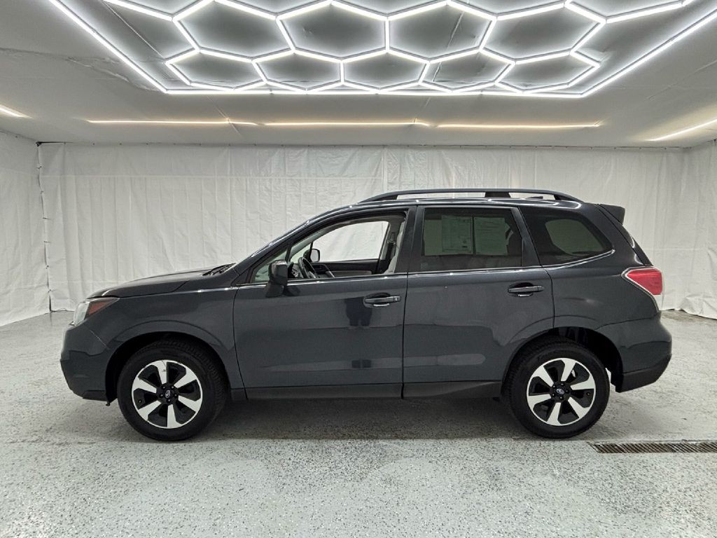 2017 Subaru Forester Image 6