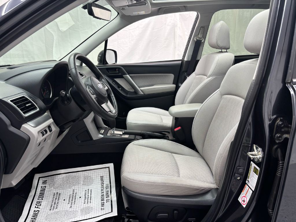 2017 Subaru Forester Image 9