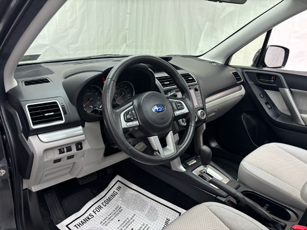 2017 Subaru Forester Image 10